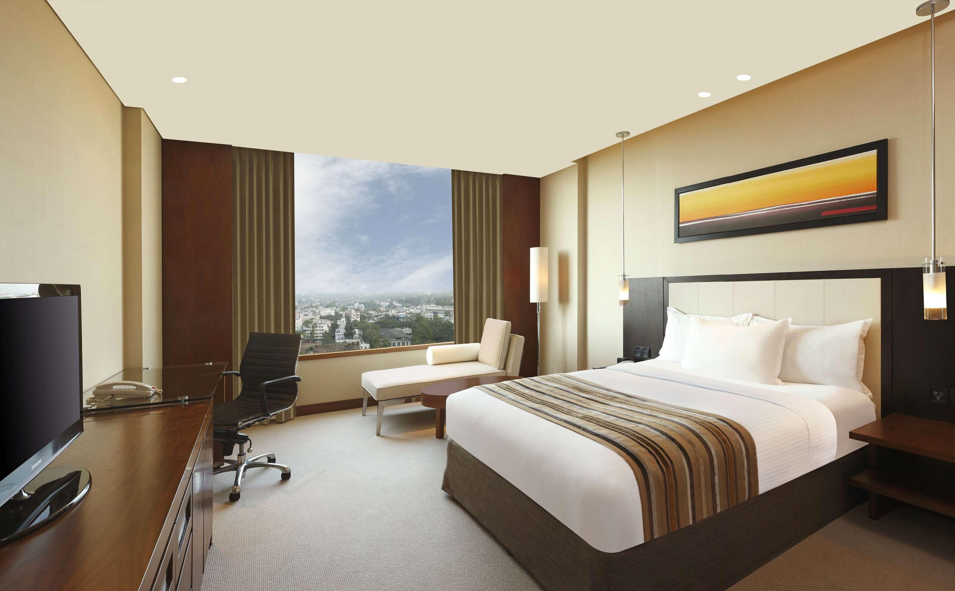 Doubletree By Hilton-Pune Chinchwad Pimpri-Chinchwad Exterior photo
